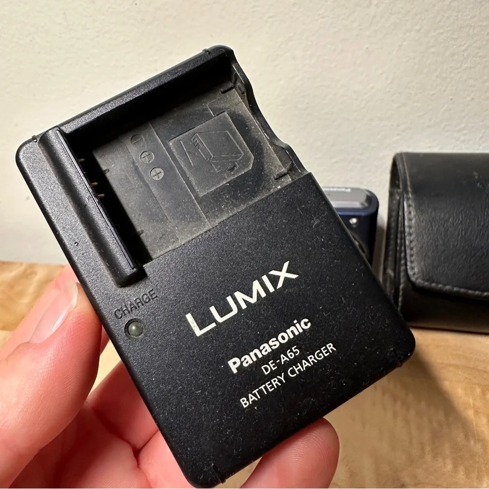 Panasonic Lumix DMC-ZS3 Digital Camera with Charger and Cases FOR PARTS